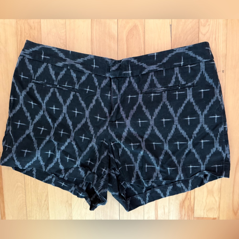 GAP Black and Gray Patterned Shorts